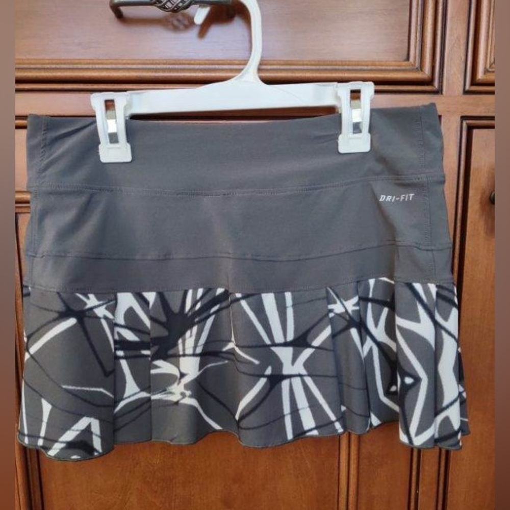 Nike - Dri-Fit Grey Tennis Skirt - Small